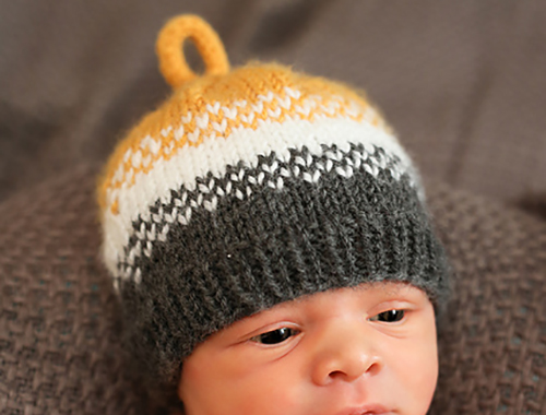 Tricoter un bonnet bébé tricoté Golden Pear par Melissa Thomson